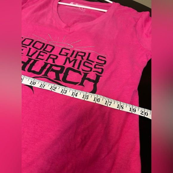 Eric Church Pink V-Neck Graphic T-Shirt - Picture 4 of 7